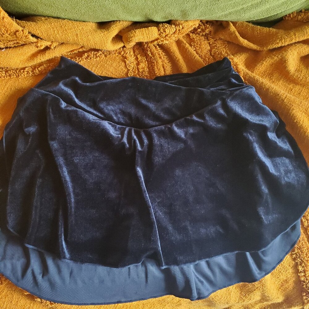 Halara Everyday Crossover Side Pocket 2-in-1 Velvet Casual Skirt in Black